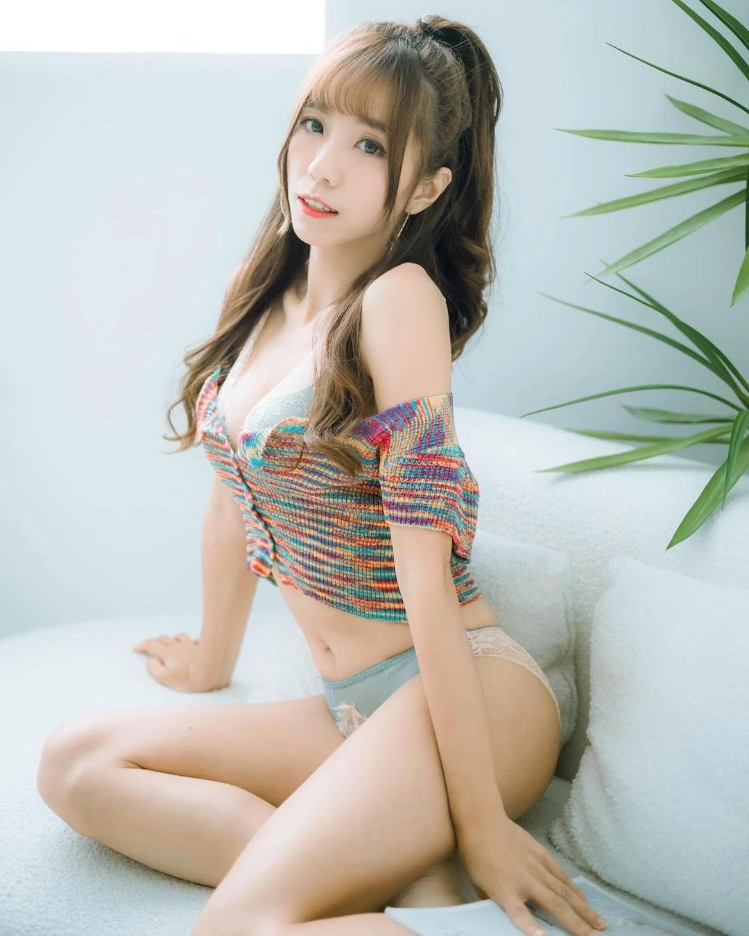 正妹“张宇婷”美胸＋逆天辣腿 身材曲线一流 威力太强 [10P]